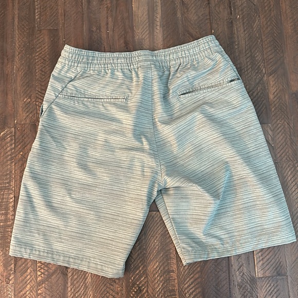 Kenneth Cole Active Mint Green Drawstring Stretch Shorts Men's Size Medium - Picture 3 of 3